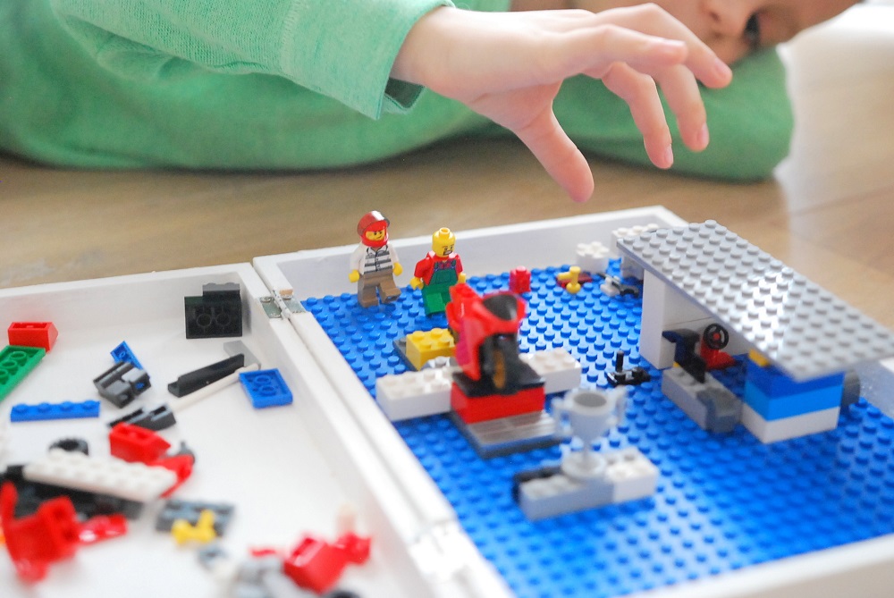 pojemnik -na-lego-DIY