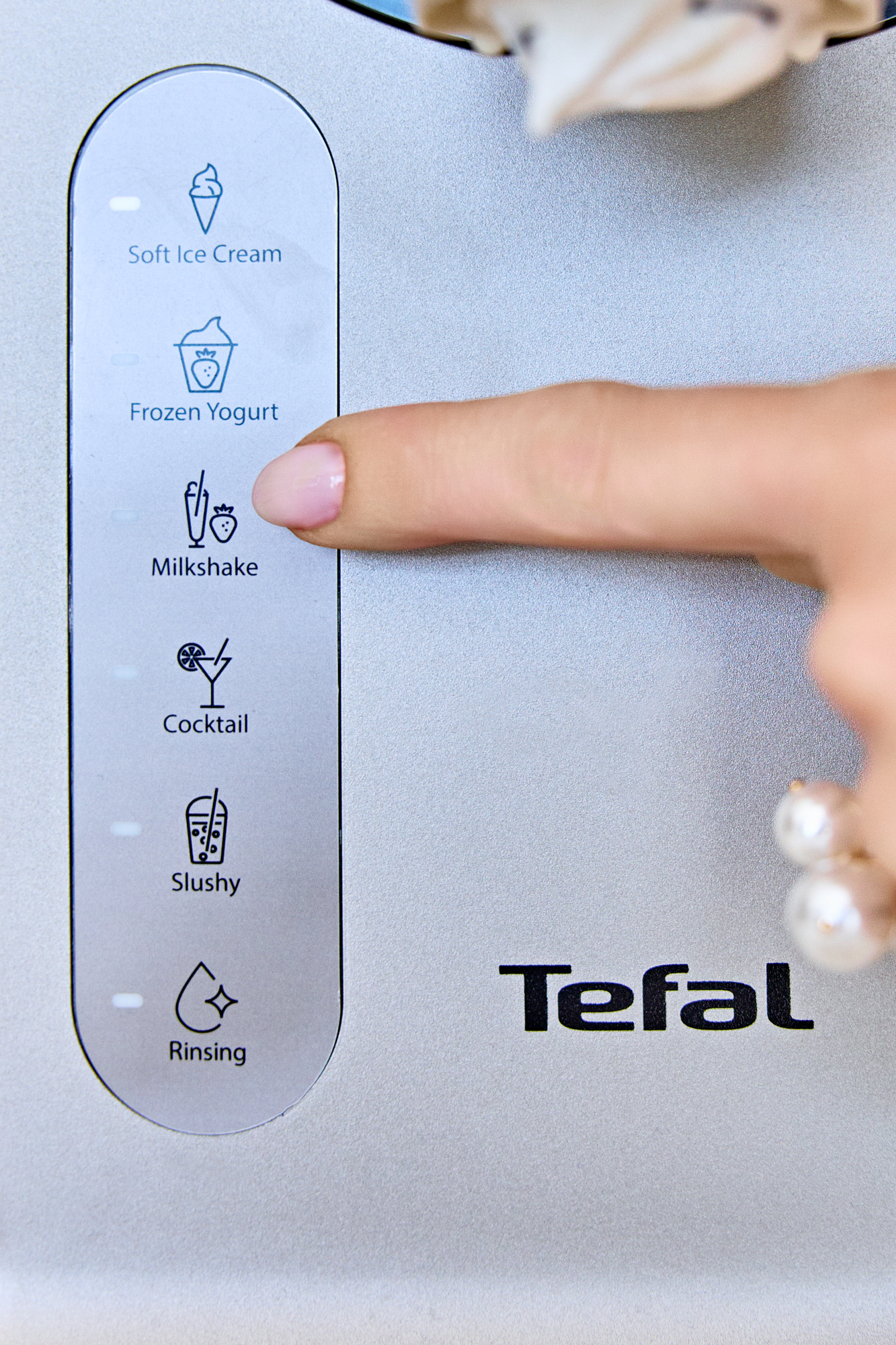 Tefal Freezi IG803AE0 z programami do lodów i mrożonych deserów