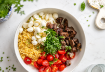 Sałatka orzo z wołowiną
